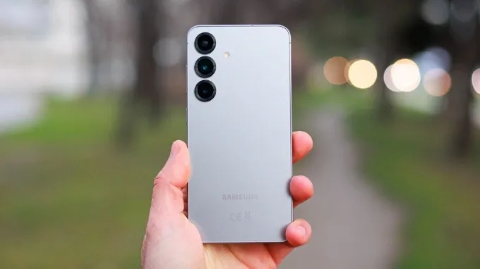 Samsung Galaxy S25 là chiếc Galaxy S mỏng và nhẹ nhất từ trước đến nay