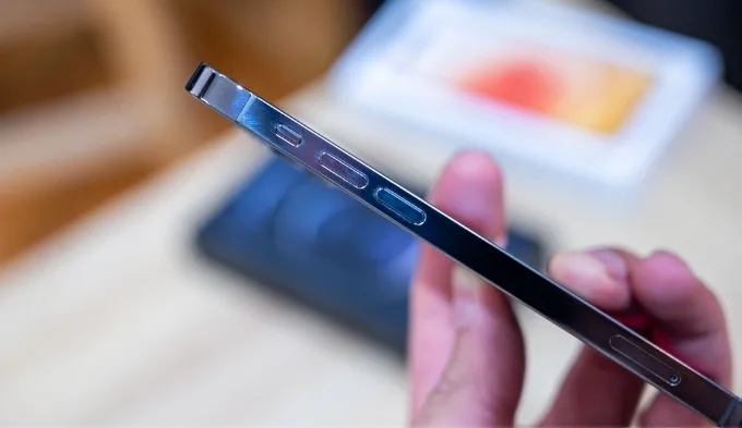 Tăng âm lượng bằng phím cứng trên iPhone