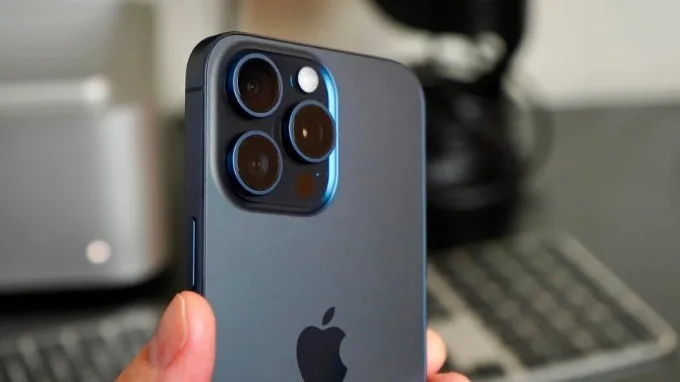 iPhone 15 Pro Max là điện thoại livestream tốt