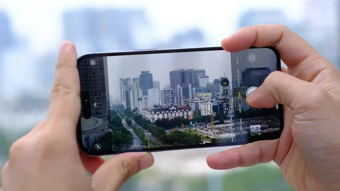 Camera iPhone 14 Pro được cải tiến nhiều so với tiền nhiệm