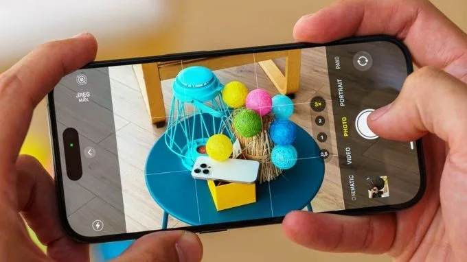 Cả hai thiết bị đều sở hữu camera chính 48MP