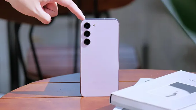 Những mẫu điện thoại sạc nhanh nhất hiện nay
