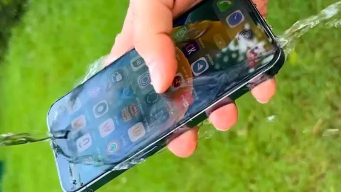 iPhone 14 Pro có khả năng chống bụi, chống nước chuẩn iP68