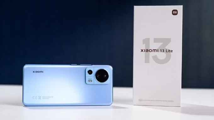 Mặt sau của điện thoại Xiaomi 13 Lite