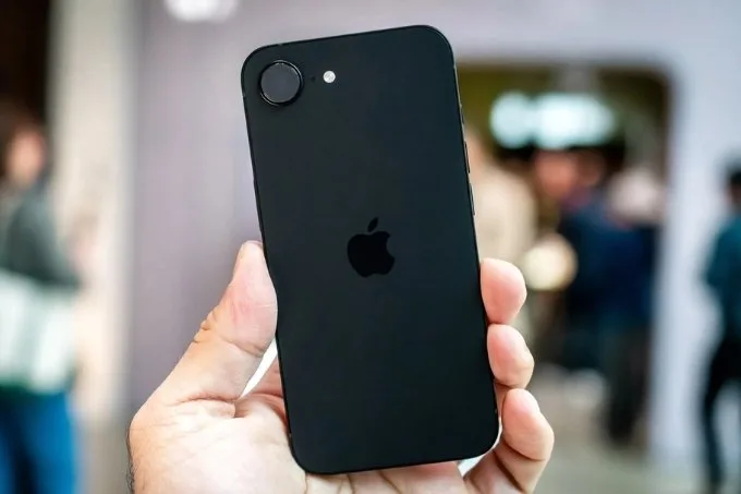 Kích thước vật lý của iPhone 17e là bao nhiêu?
