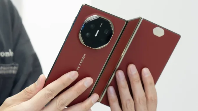 Huawei Mate XT Ultimate