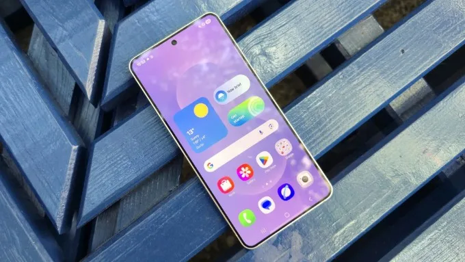 man-hinh-hien-thi-samsung-galaxy-s25-edge-xtmobile