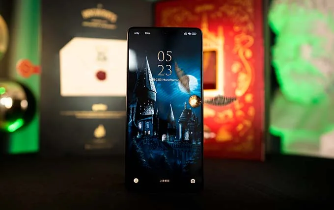 Viền màn hình của Redmi Note 12 Turbo Harry Potter siêu mỏng, chỉ dày khoảng 1,45 mm