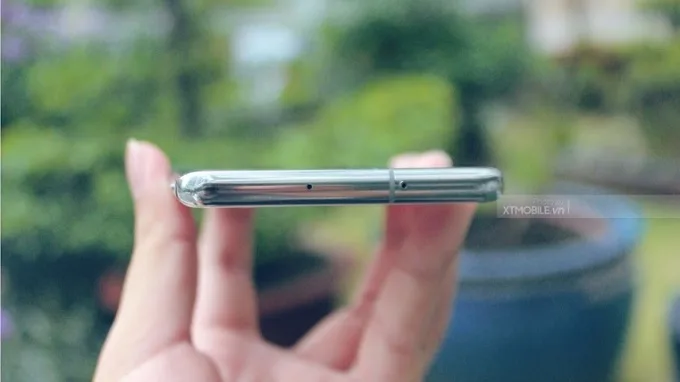 Galaxy S10 vẫn còn khe cắm thẻ nhớ hữu ích