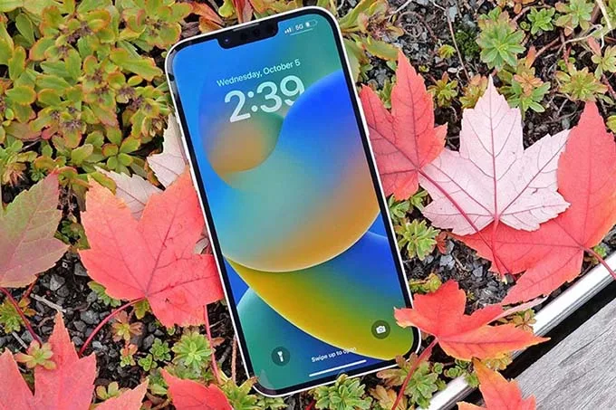 iPhone 14 Plus cũ gây ấn tượng với màn hình có kích thước lớn hơn 