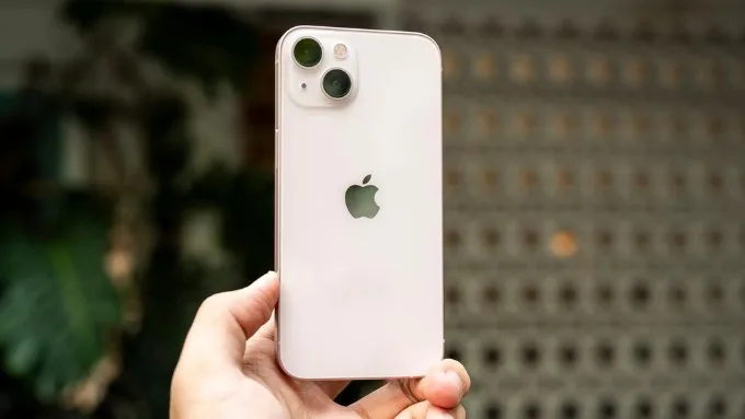 iPhone 13