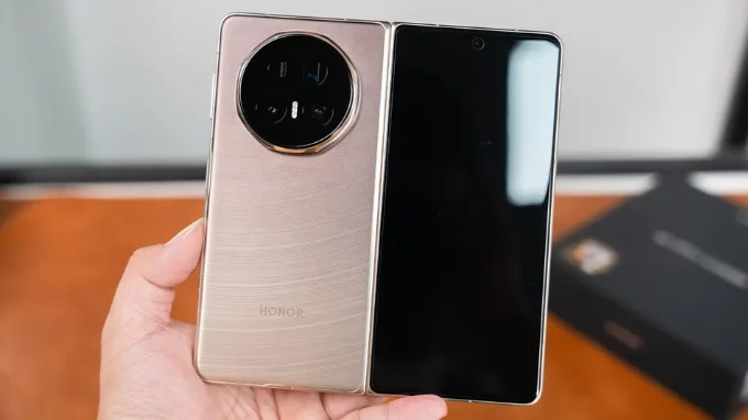 Honor Magic V5