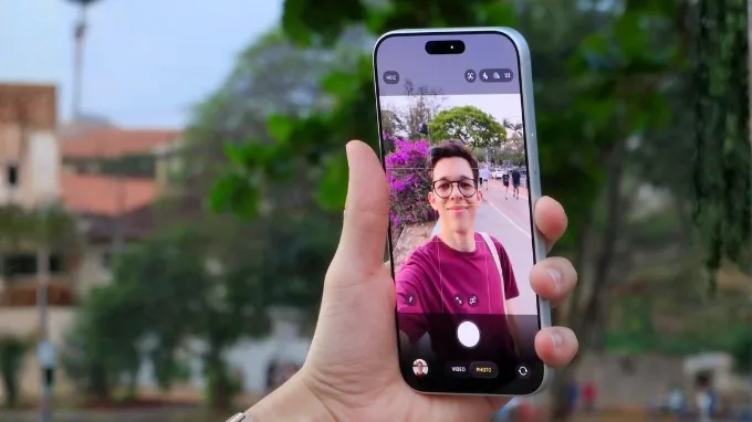 Camera trước