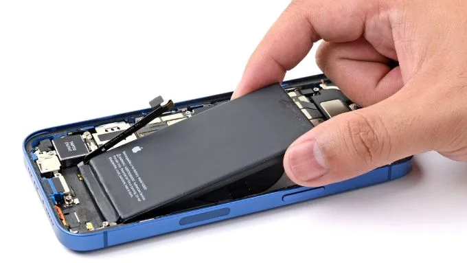 Khi thay pin, iPhone sẽ không còn được xem là máy zin nguyên bản theo tiêu chuẩn của Apple