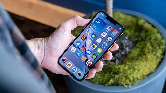 iPhone 13 Pro Max cũ có màn hình sắc nét