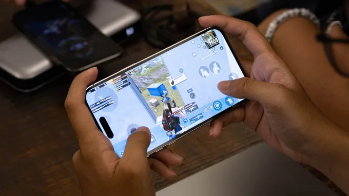 iPhone 14 Pro Max không sạc qua đêm