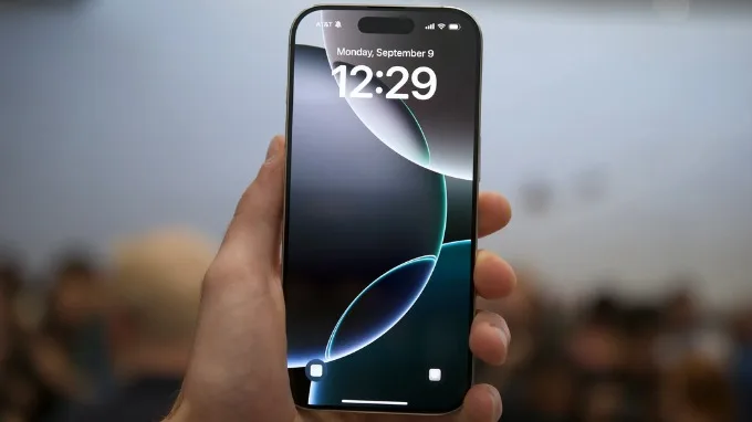 Nguyên nhân gây ra lỗi màn hình trên iPhone 16