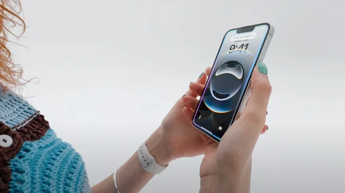 So sánh iPhone 16e và iPhone 16 về màn hình