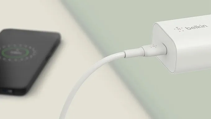 Lựa chọn công nghệ sạc: Có dây hoặc không dây?