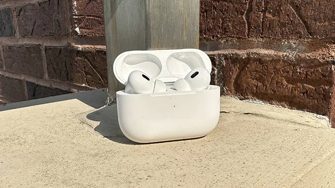 AirPods Pro 2 có chất âm sáng, rõ ràng hơn so với mẫu đầu tiên