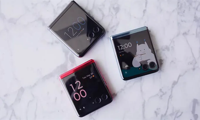 Thiet-ke-motorola-razr-40-ultra-dep-an-dut-galaxy-z-flip5-xtmobile