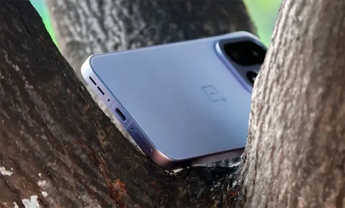 Pin khủng 7.300mAh và sạc siêu nhanh
