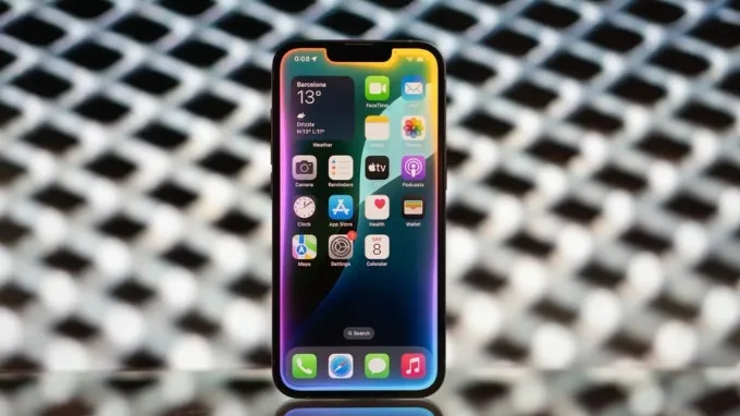 iPhone 16e