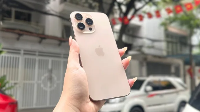 iPhone 16 Pro Max