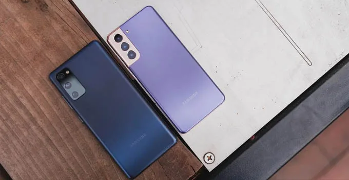 Galaxy S21 FE thay đổi thiết kế một chút so với Galaxy S21