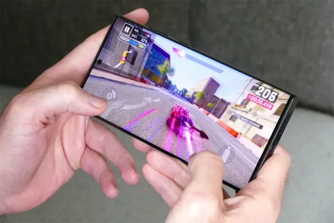 Pin là nhược điểm lớn trên Galaxy S22 Ultra cũ
