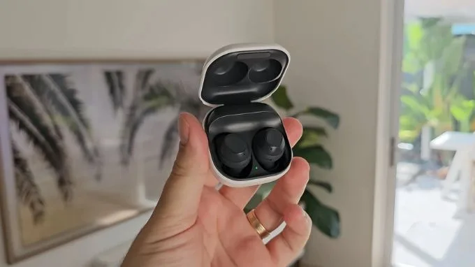 Tai nghe nhét tai Samsung Galaxy Buds FE