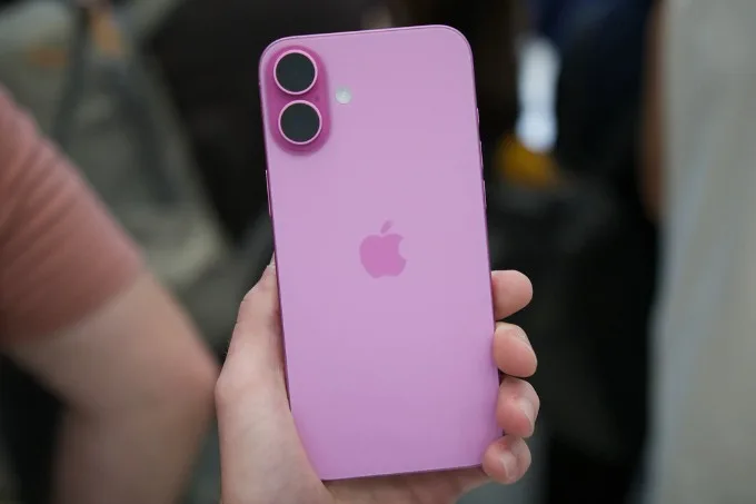 Ngoại hình iPhone 16 màu hồng