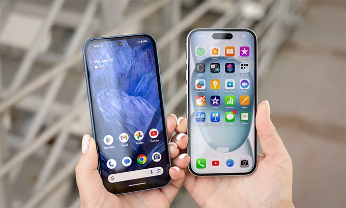 Màn hình 6,1 inch có mặt trên iPhone 15 và Google Pixel 8A