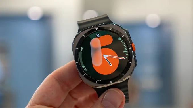 So sánh thiết kế Apple Watch Series 11 và Galaxy Watch 8