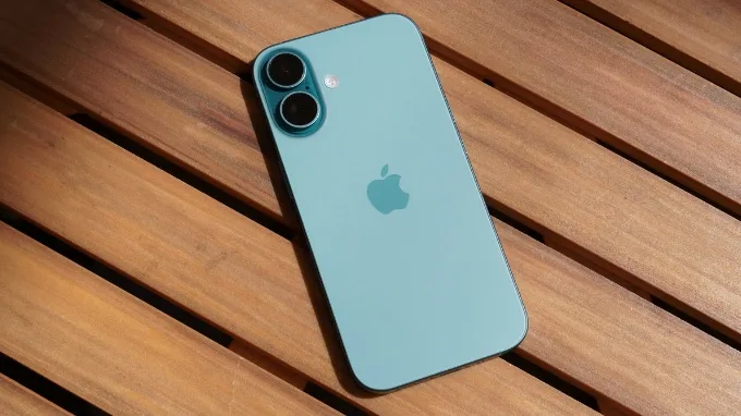 iPhone 16 màu Xanh Mòng Két