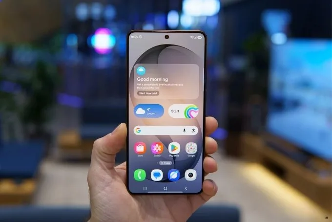 danh-gia-samsung-galaxy-s26-plus-ve-man-hinh-xtmobile