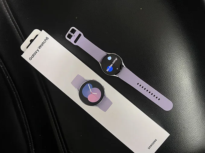 Ngoại hình Galaxy Watch 5 mỏng, nhẹ