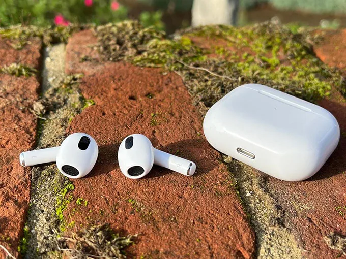 tai nghe bluetooth airpods 3 là phiên bản rút gọn từ bản pro
