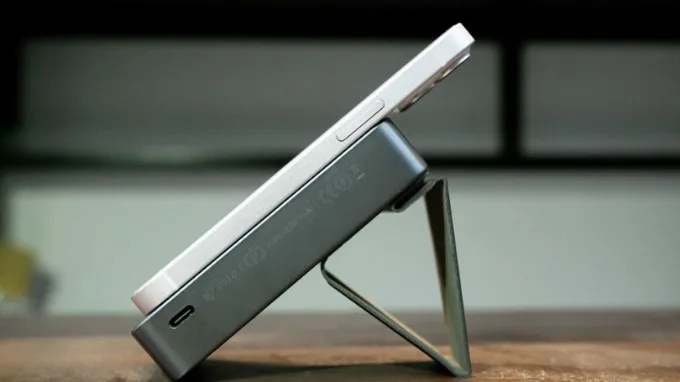 Có nên sử dụng sạc dự phòng cho iPhone 14 Pro Max không?