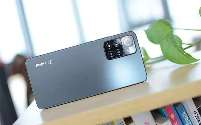Redmi Note 11 vs Samsung Galaxy A32 ngoại hình