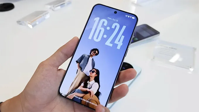 Vivo X300 cũng không hề kém cạnh khi được trang bị chip Dimensity 9500 ấn tượng