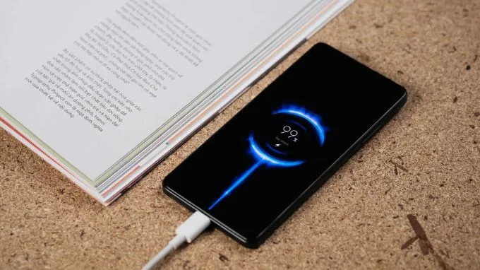 Xiaomi 13 Lite có dung lượng pin đáp ứng đủ nhu cầu hằng ngày của người dùng