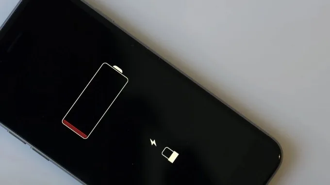 iPhone 15 cũ bị tụt pin nhanh