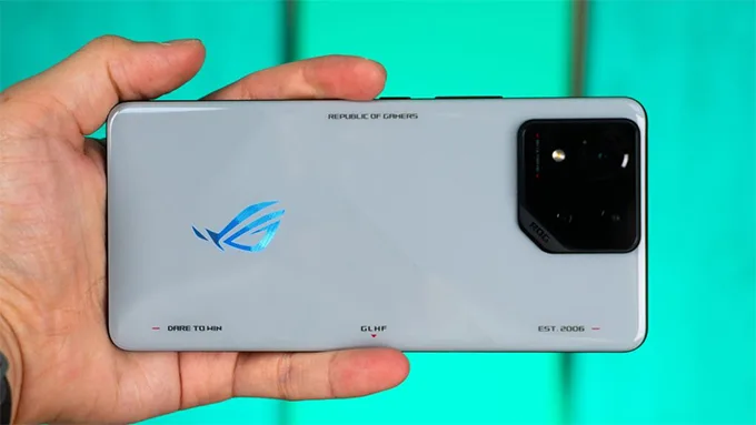 Asus ROG Phone 8 sở hữu thiết kế hấp dẫn