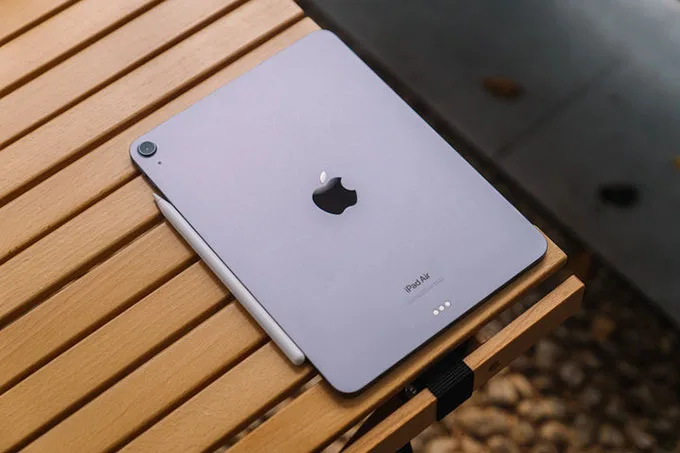 So sánh toàn diện iPad Air 2 và iPad Air 5 tổng hợp về ngoại hình mặt trước