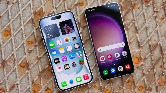 Màn hinh iPhone 15 và Galaxy S23 đều rất sắc nét