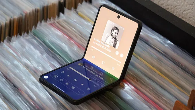 Những nâng cấp đáng chú ý trên Galaxy Z Flip 8