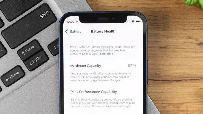 iPhone 14 sở hữu dung lượng pin vừa đủ