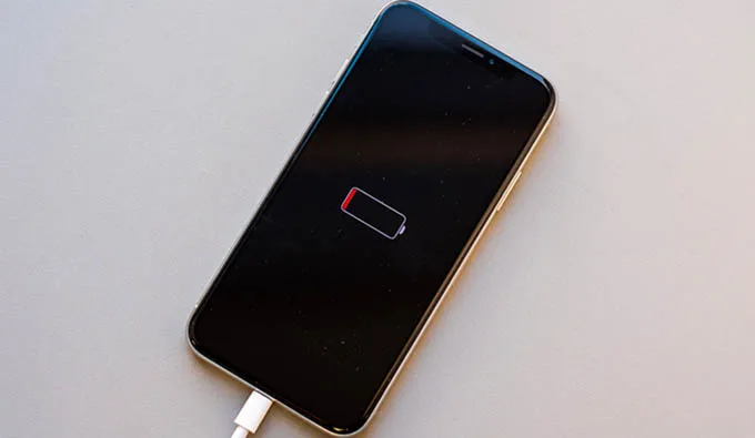 Nguyên nhân khiến iPhone sạc không vào pin hoặc sạc chậm