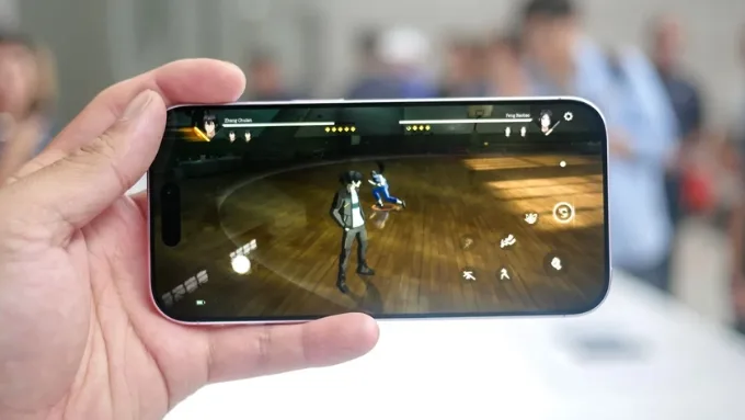 iPhone 17 Pro Max được trang bị chip A19 Pro (3nm) với CPU 6 nhân và GPU 6 nhân, xử lý mượt mà các tác vụ nặng
